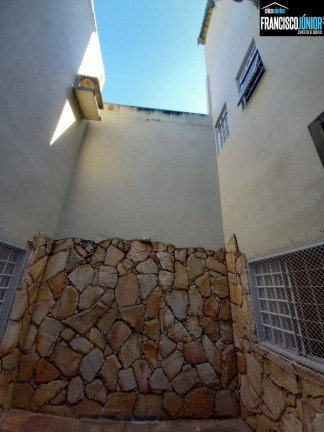 Imagem Casa com 4 Quartos à Venda, 244 m² em Setor Sudoeste - Goiânia Imagem Casa com 4 Quartos à Venda, 244 m² em Setor Sudoeste - Goiânia