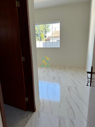 Imagem Casa com 2 Quartos à Venda, 76 m²