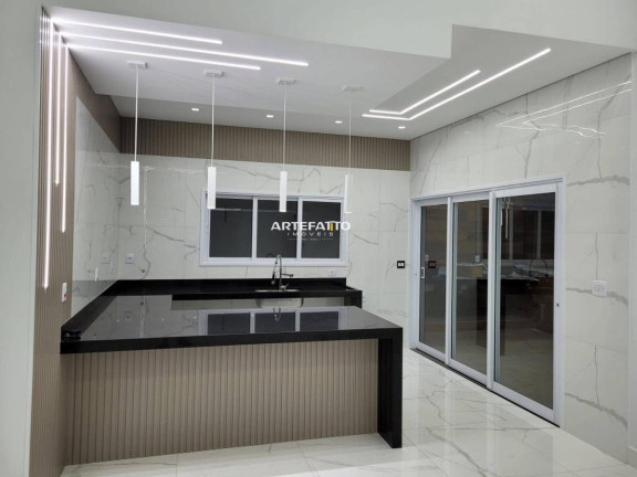 Casa com 3 Quartos à Venda, 275 m²