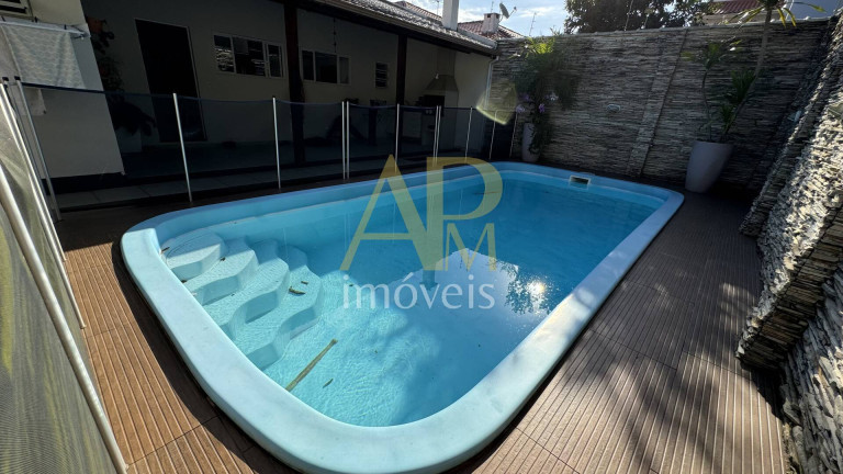 Imagem Casa com 4 Quartos à Venda, 300 m² em Centro - Palhoça Imagem Casa com 4 Quartos à Venda, 300 m² em Centro - Palhoça
