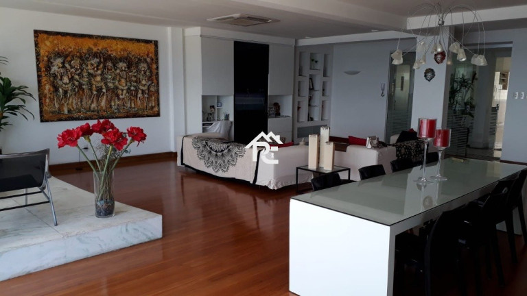 Imagem Apartamento com 3 Quartos à Venda, 230 m² em Copacabana - Rio De Janeiro Imagem Apartamento com 3 Quartos à Venda, 230 m² em Copacabana - Rio De Janeiro