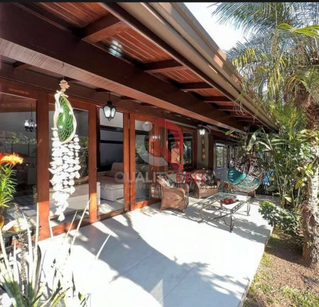 Casa de Condomínio com 3 Quartos à Venda, 320 m² em Chácara Dos Lagos - Carapicuíba