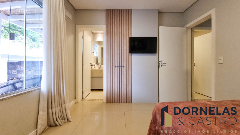 Imagem Casa com 5 Quartos à Venda, 800 m² em Guará I - Brasília Imagem Casa com 5 Quartos à Venda, 800 m² em Guará I - Brasília