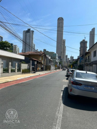 Imagem Sobrado com 6 Quartos à Venda, 453 m² em Centro - Balneário Camboriú