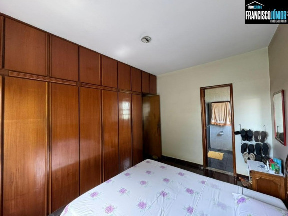Imagem Casa com 4 Quartos à Venda, 464 m² em Setor Campinas - Goiânia