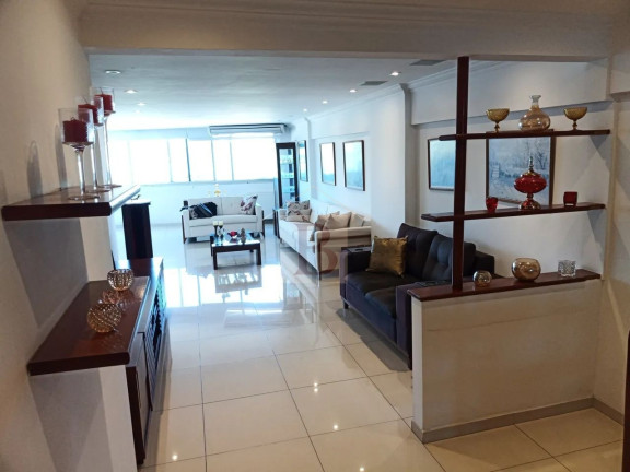 Imagem Imóvel com 4 Quartos à Venda, 243 m² em Icaraí - Niterói Imagem Imóvel com 4 Quartos à Venda, 243 m² em Icaraí - Niterói