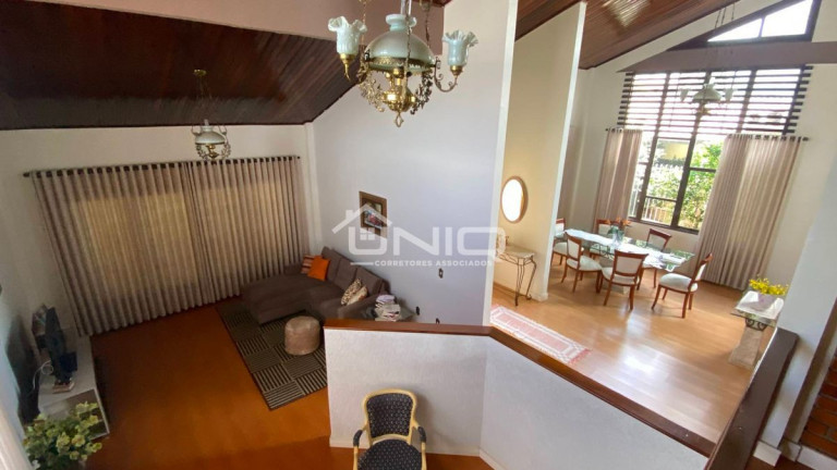 Imagem Casa com 3 Quartos à Venda, 211 m² em Menino Deus - Pato Branco