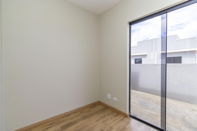 Imagem Casa de Condomínio com 3 Quartos à Venda, 97 m² em Uberaba - Curitiba