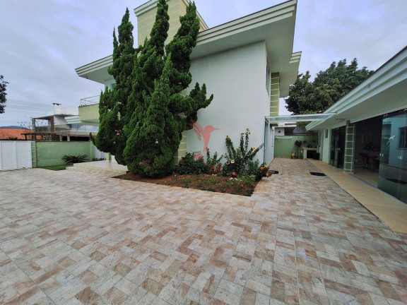 Imagem Casa com 4 Quartos à Venda, 326 m² em Centro - Penha Imagem Casa com 4 Quartos à Venda, 326 m² em Centro - Penha