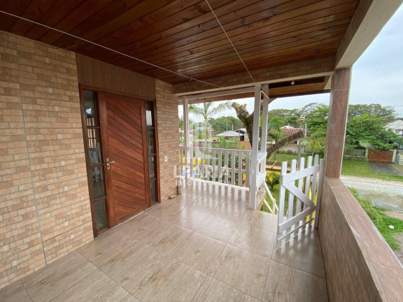 Imagem Casa com 5 Quartos para Temporada,  em Cambiju - Itapoá