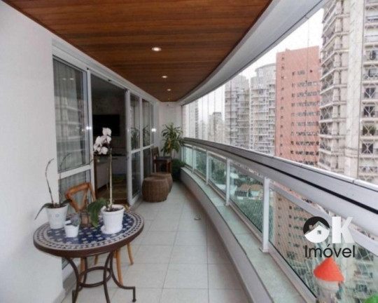 Apartamento com 3 Quartos à Venda, 190 m² em Vila Nova Conceição - São Paulo