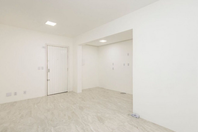 Imagem Imóvel com 1 Quarto à Venda, 39 m² em Centro Histórico - Porto Alegre Imagem Imóvel com 1 Quarto à Venda, 39 m² em Centro Histórico - Porto Alegre