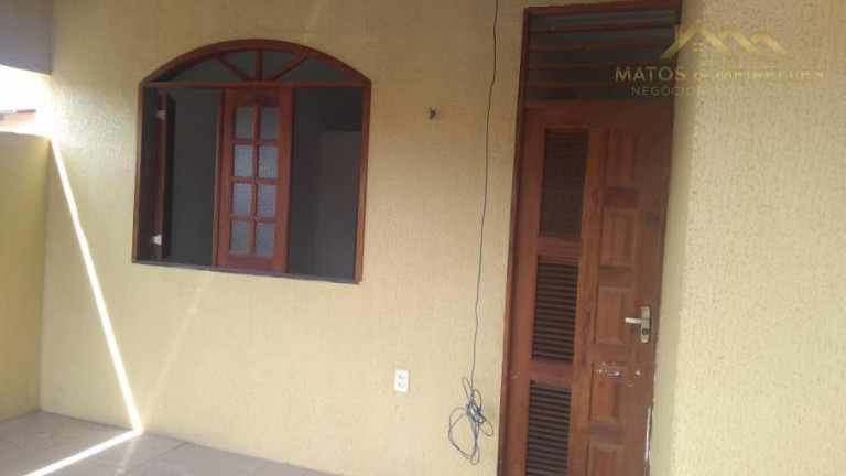 Imagem Casa com 3 Quartos à Venda, 220 m² em Jóquei Clube - Fortaleza