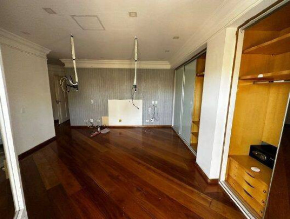 Casa com 4 Quartos à Venda, 1.740 m² em Tamboré - Santana De Parnaíba