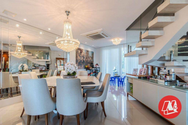 Imagem Sobrado com 3 Quartos à Venda, 459 m² em Chácara Das Pedras - Porto Alegre