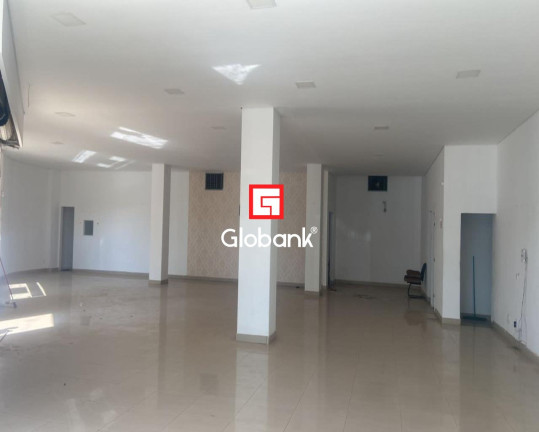 Imóvel Comercial para Alugar, 400 m² em Vila Brasília - Montes Claros
