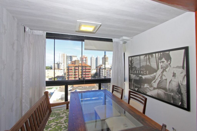 Imagem Imóvel com 2 Quartos à Venda, 143 m² em Menino Deus - Porto Alegre Imagem Imóvel com 2 Quartos à Venda, 143 m² em Menino Deus - Porto Alegre