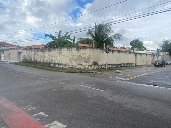 Imagem Casa com 3 Quartos à Venda, 300 m² em Cidade Dos Funcionários - Fortaleza Imagem Casa com 3 Quartos à Venda, 300 m² em Cidade Dos Funcionários - Fortaleza