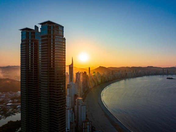Imagem Apartamento com 7 Quartos à Venda, 421 m² em Barra Sul - Balneário Camboriú Imagem Apartamento com 7 Quartos à Venda, 421 m² em Barra Sul - Balneário Camboriú