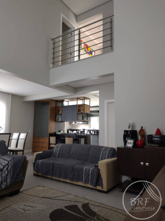 Imagem Casa com 3 Quartos à Venda, 327 m² em Estreito - Florianópolis Imagem Casa com 3 Quartos à Venda, 327 m² em Estreito - Florianópolis