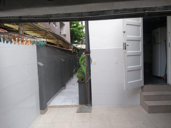 Imagem Casa com 2 Quartos à Venda, 140 m² em Embaré - Santos