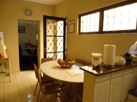 Imagem Casa com 2 Quartos à Venda, 190 m² em Centro - Jacareí Imagem Casa com 2 Quartos à Venda, 190 m² em Centro - Jacareí