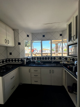 Imagem Casa com 3 Quartos à Venda, 279 m² em Carianos - Florianópolis Imagem Casa com 3 Quartos à Venda, 279 m² em Carianos - Florianópolis