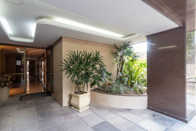 Imagem Imóvel com 3 Quartos à Venda, 147 m² em Higienópolis - Porto Alegre Imagem Imóvel com 3 Quartos à Venda, 147 m² em Higienópolis - Porto Alegre