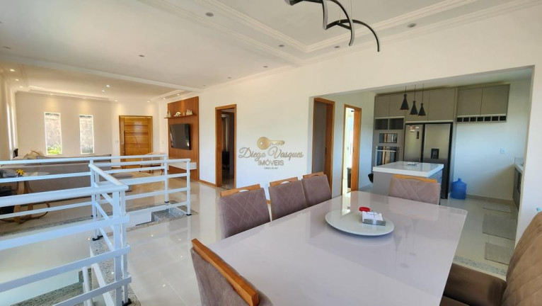 Imagem Casa com 4 Quartos à Venda, 223 m² em Albuquerque - Teresópolis