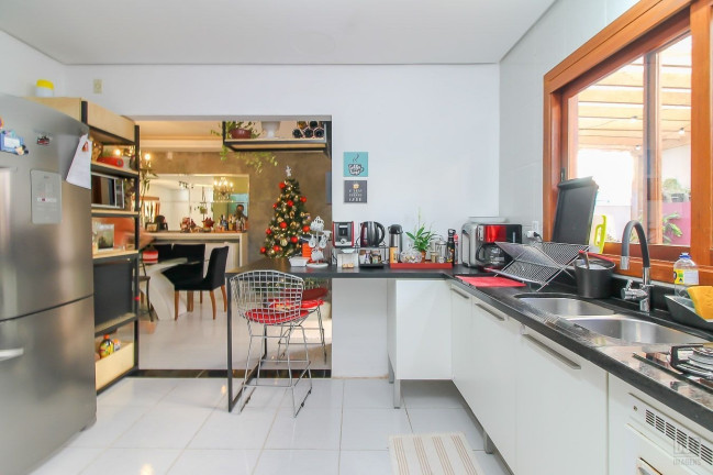 Imagem Casa com 3 Quartos à Venda, 210 m² em Hípica - Porto Alegre Imagem Casa com 3 Quartos à Venda, 210 m² em Hípica - Porto Alegre