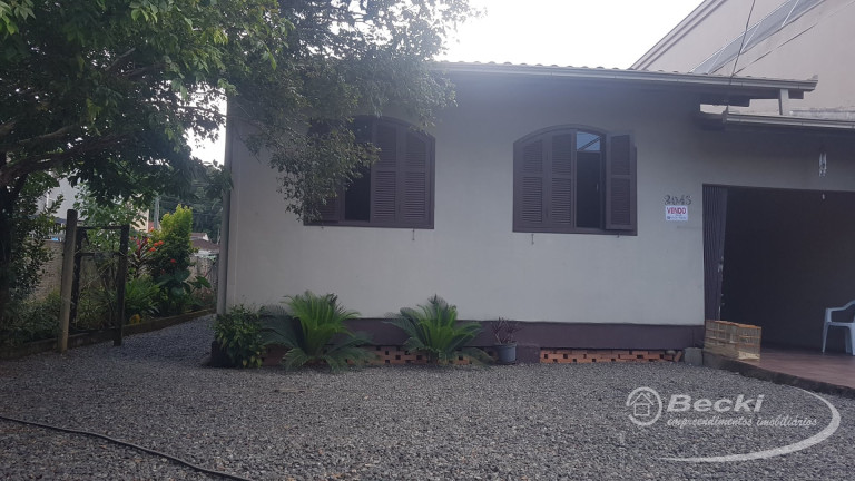 Imagem Casa com 3 Quartos à Venda, 139 m² em Petrópolis - Joinville