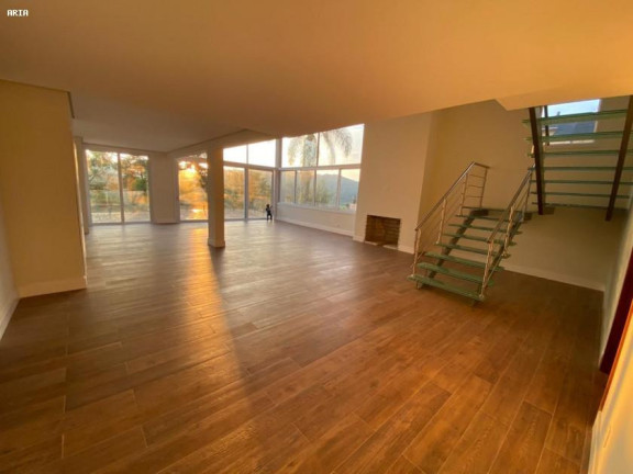 Imagem Casa com 3 Quartos à Venda, 279 m² em Alphavile - Gramado