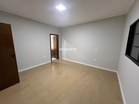 Imagem Casa com 3 Quartos à Venda, 200 m²