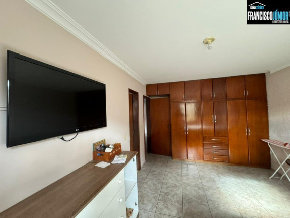 Imagem Casa com 3 Quartos à Venda, 326 m² em Setor Bueno - Goiânia Imagem Casa com 3 Quartos à Venda, 326 m² em Setor Bueno - Goiânia
