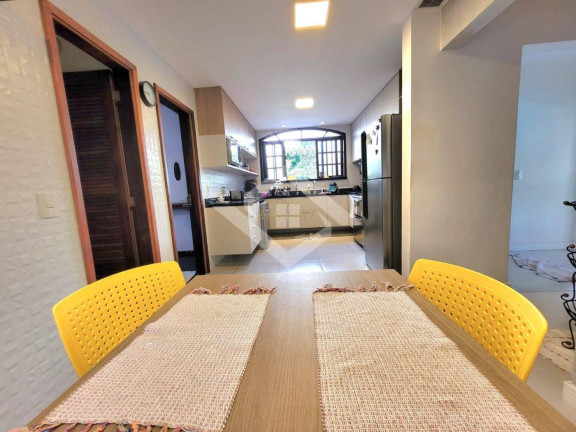 Imagem Casa com 4 Quartos à Venda, 216 m² em Maria Paula - Niterói Imagem Casa com 4 Quartos à Venda, 216 m² em Maria Paula - Niterói