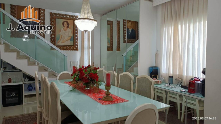 Casa com 4 Quartos à Venda, 278 m² em Curió - Fortaleza