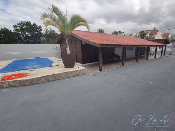 Imagem Casa com 8 Quartos à Venda, 450 m² em Centro - Matinhos Imagem Casa com 8 Quartos à Venda, 450 m² em Centro - Matinhos