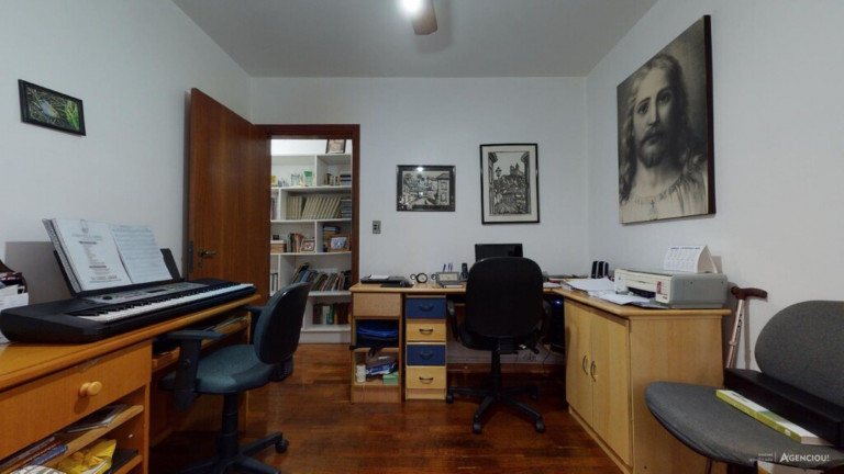 Imagem Imóvel com 3 Quartos à Venda, 104 m² em Petrópolis - Porto Alegre Imagem Imóvel com 3 Quartos à Venda, 104 m² em Petrópolis - Porto Alegre