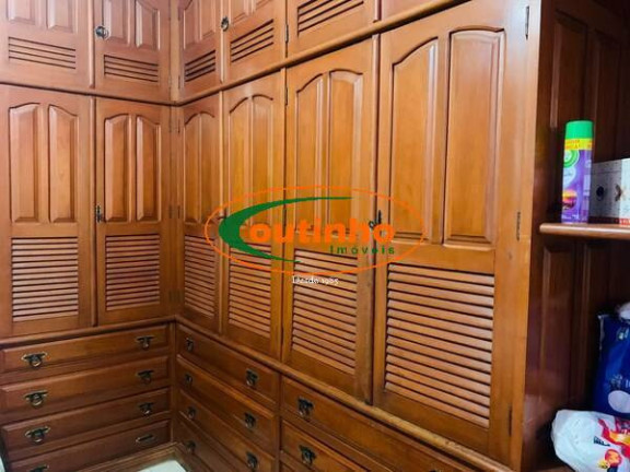 Imagem Casa com 4 Quartos à Venda, 317 m² em Grajaú - Rio De Janeiro Imagem Casa com 4 Quartos à Venda, 317 m² em Grajaú - Rio De Janeiro
