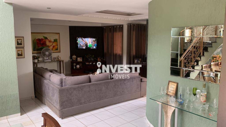 Sobrado com 4 Quartos à Venda, 340 m² em Setor Jaó - Goiânia
