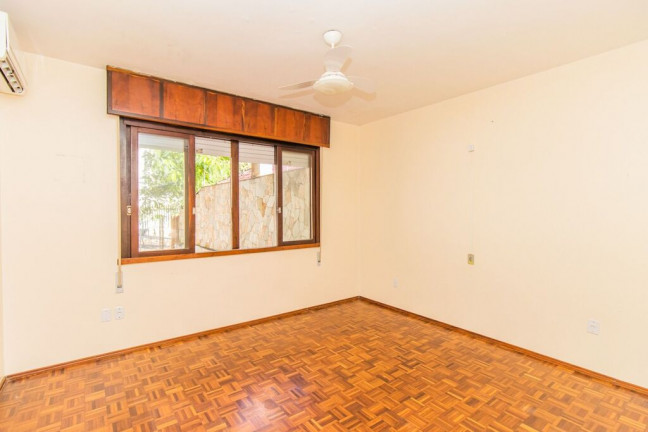 Imagem Casa com 9 Quartos à Venda, 316 m² em Três Figueiras - Porto Alegre Imagem Casa com 9 Quartos à Venda, 316 m² em Três Figueiras - Porto Alegre