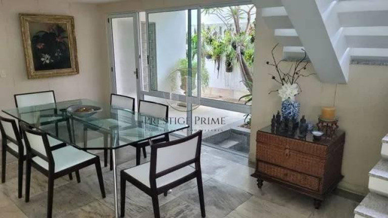 Imagem Casa com 4 Quartos à Venda, 504 m²
