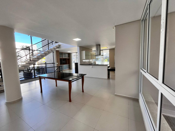 Imagem Casa com 5 Quartos à Venda, em Morro Das Pedras - Florianópolis Imagem Casa com 5 Quartos à Venda, em Morro Das Pedras - Florianópolis