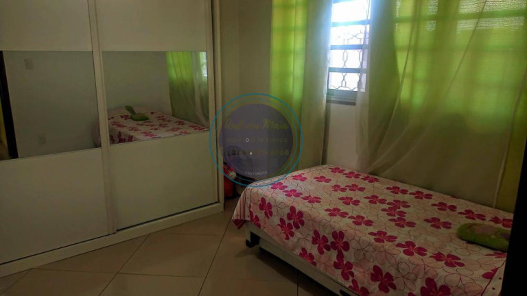 Imagem Casa com 4 Quartos à Venda, 150 m²