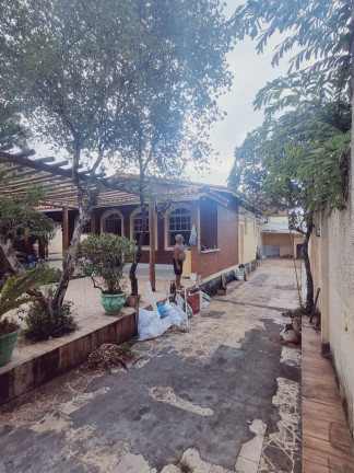 Imagem Casa com 5 Quartos à Venda, em Itapuã - Salvador Imagem Casa com 5 Quartos à Venda, em Itapuã - Salvador