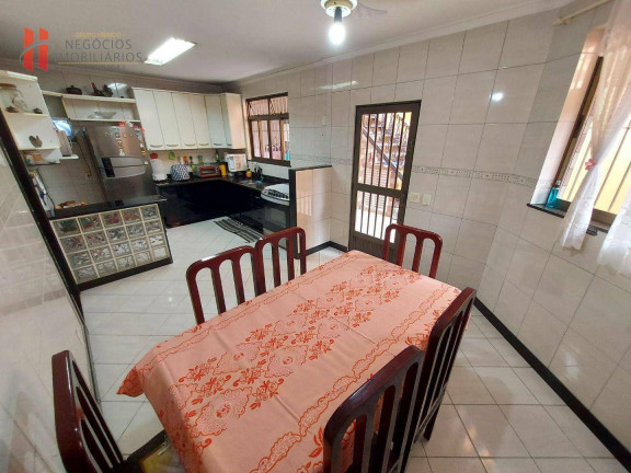 Imagem Casa com 3 Quartos à Venda, 224 m² em Vila Itamarati - Duque De Caxias