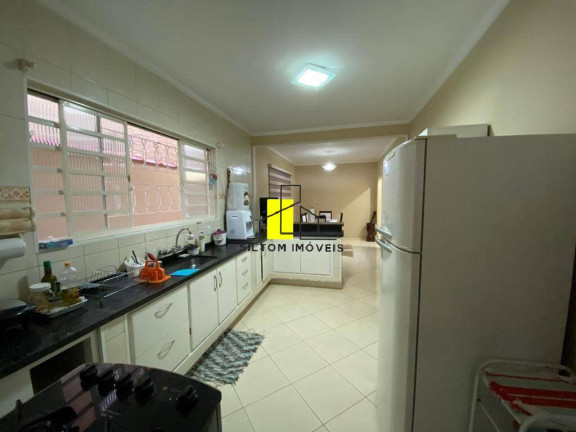 Imagem Casa com 3 Quartos à Venda, 130 m² em Jardim América - Taubaté