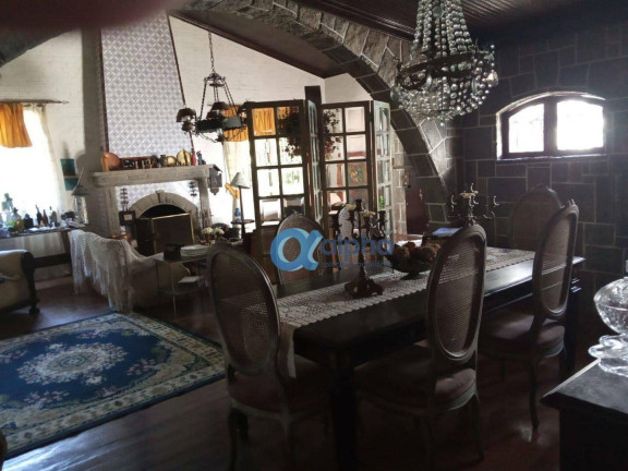 Imagem Casa com 9 Quartos à Venda, 7.000 m² em Quitandinha - Petrópolis