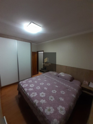 Imagem Casa com 4 Quartos à Venda, 250 m² em Vila Boaçava - São Paulo Imagem Casa com 4 Quartos à Venda, 250 m² em Vila Boaçava - São Paulo