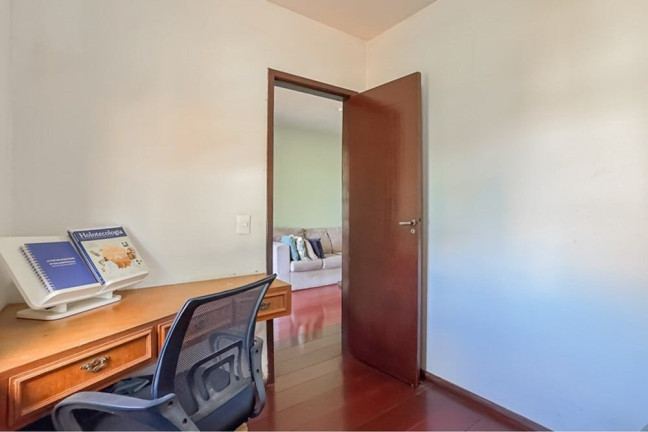 Imagem Casa com 5 Quartos à Venda, 208 m² em Parque Dos Maias - Porto Alegre